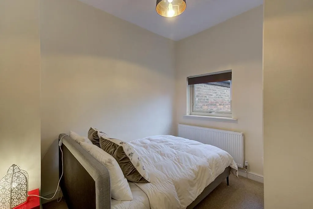Love Street Cottage Chester 0*,  United Kingdom