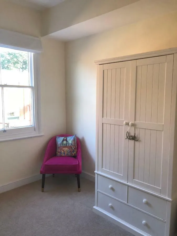 Love Street Cottage Chester 0*,  United Kingdom